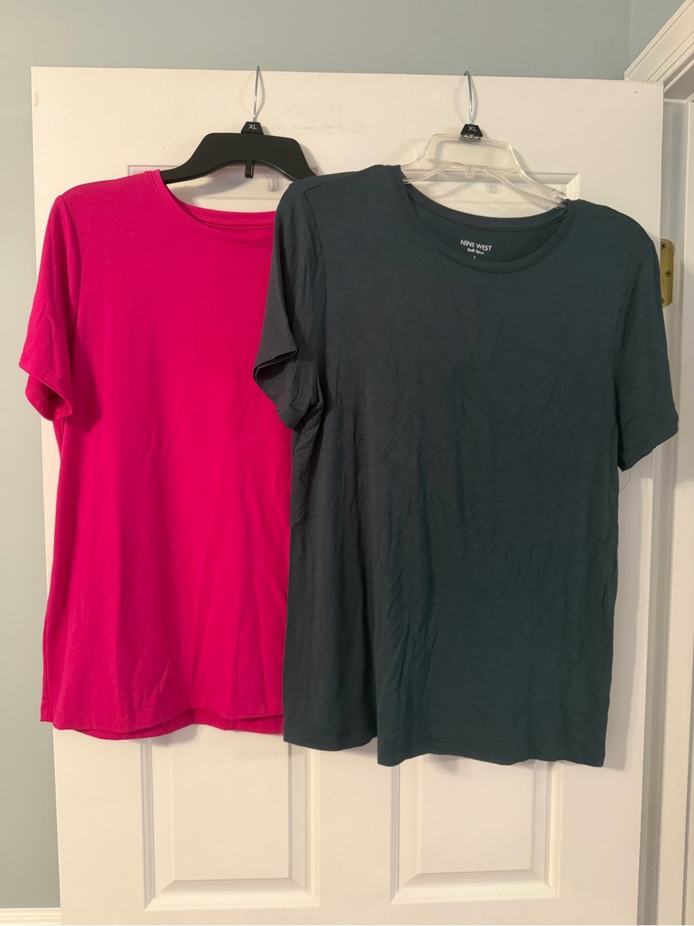 Nine West Hot Pink and peacock Short Sleeve Crew Neck Tees